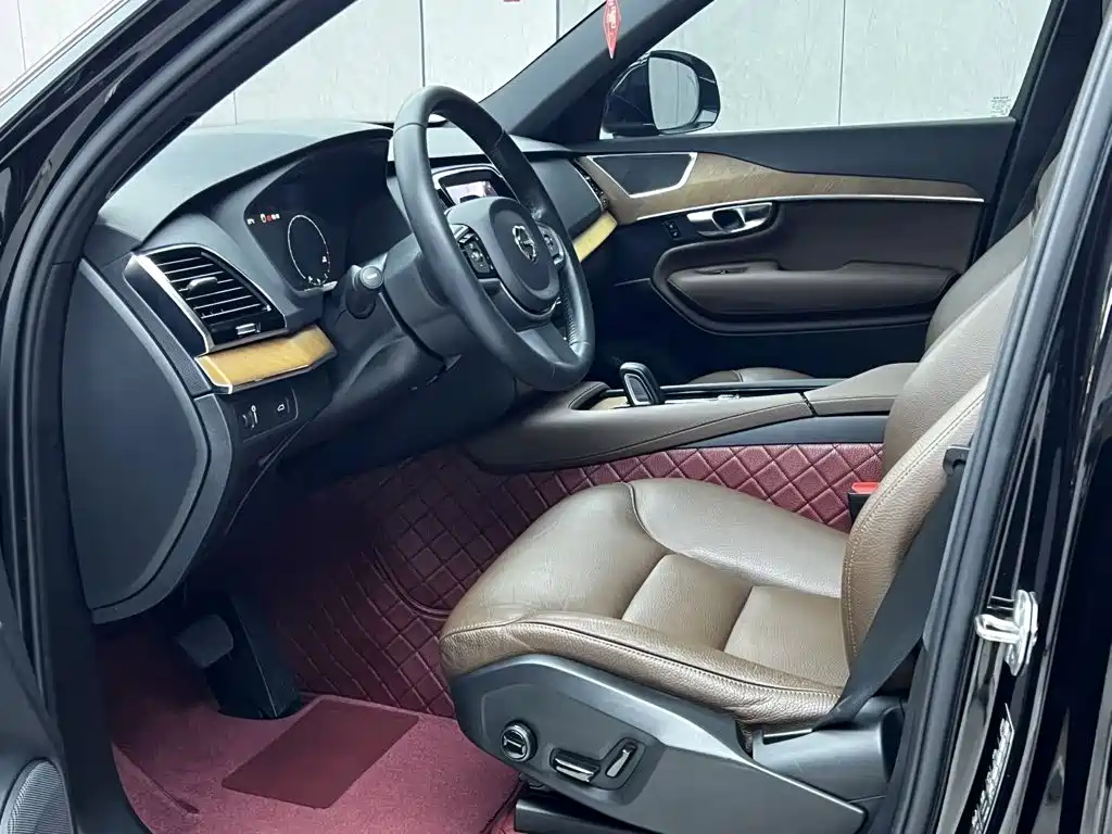 Volvo XC90 — миниатюра 4