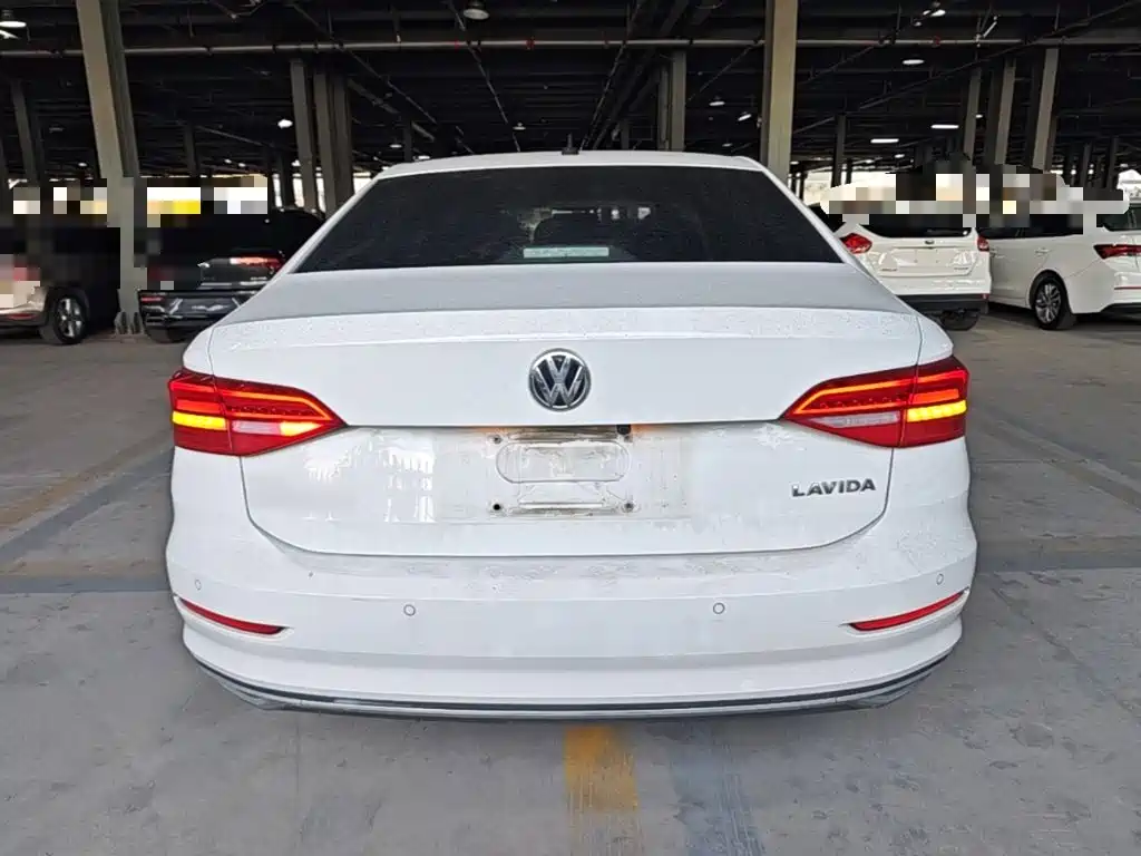 Volkswagen Lavida — миниатюра 6