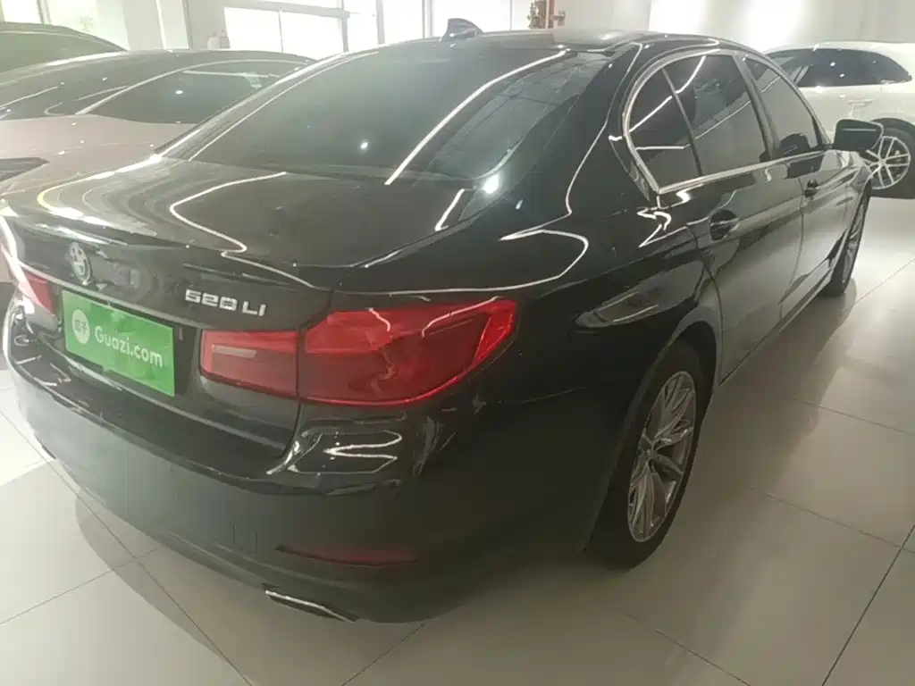 BMW 5 Series — миниатюра 7