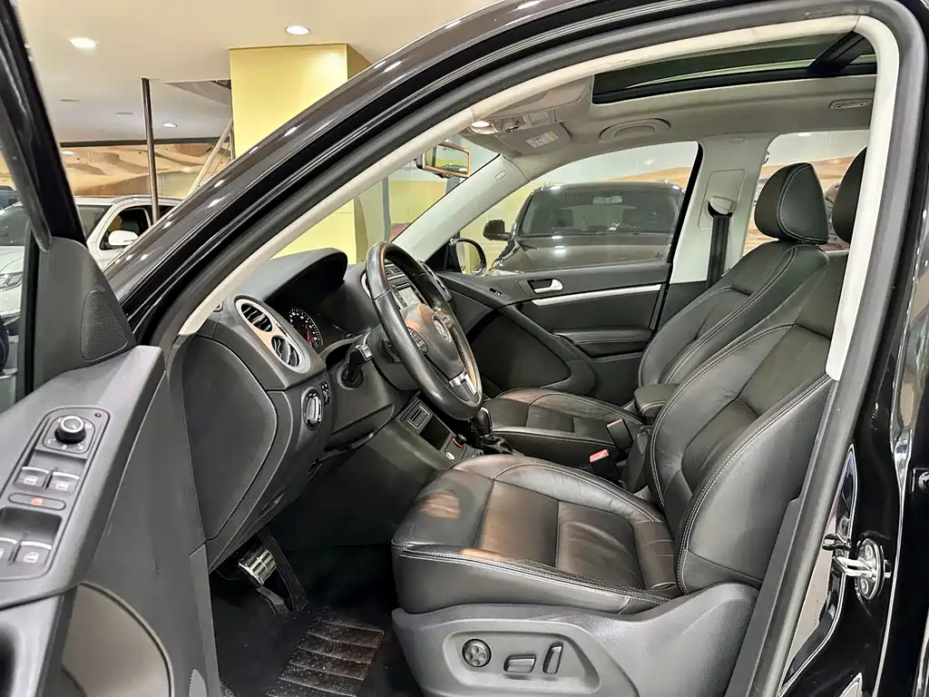 Volkswagen Tiguan 2016 300TSI AT Luxury