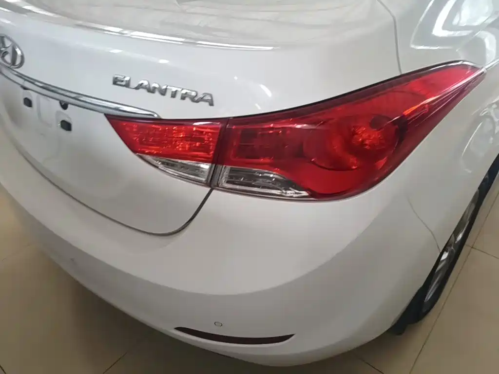 Hyundai Elantra Langdong — миниатюра 8