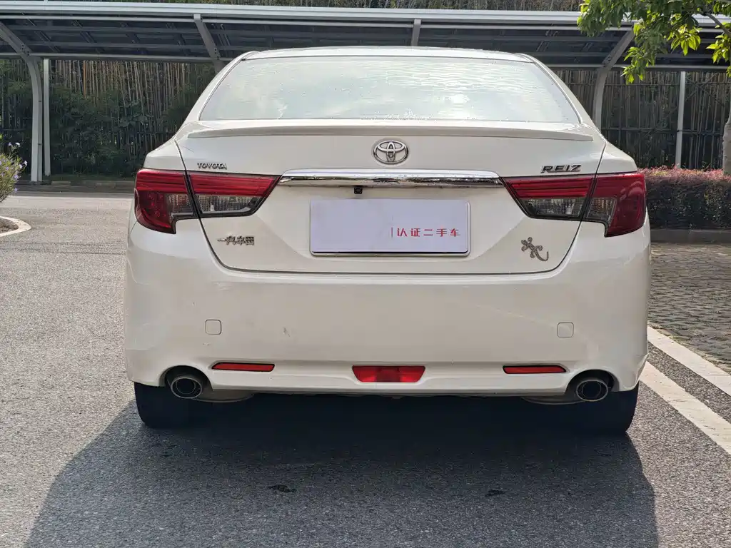 Toyota Reiz — миниатюра 6