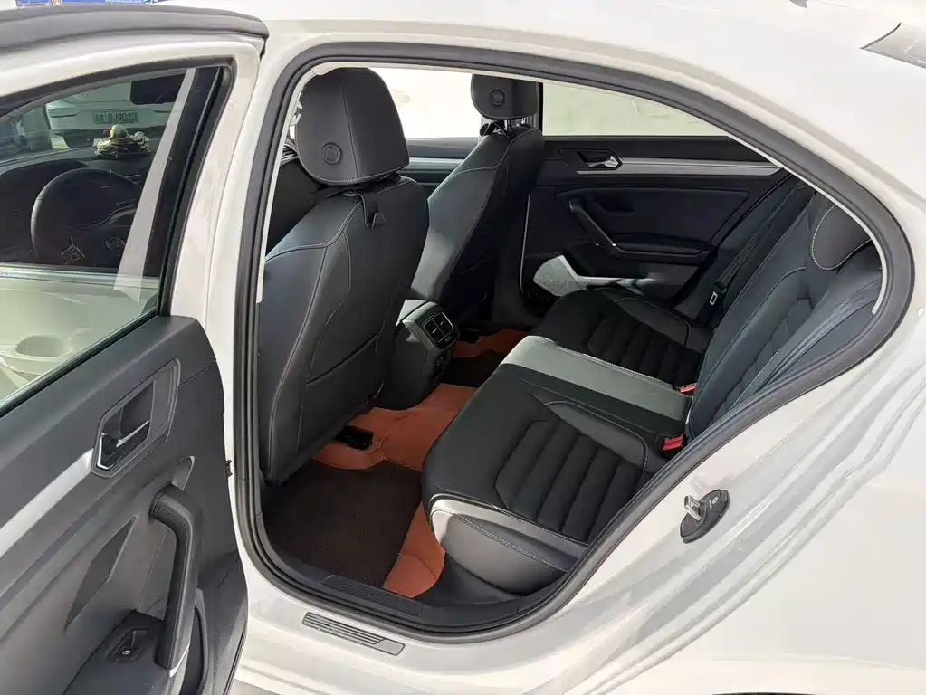 Volkswagen Lamando — миниатюра 6