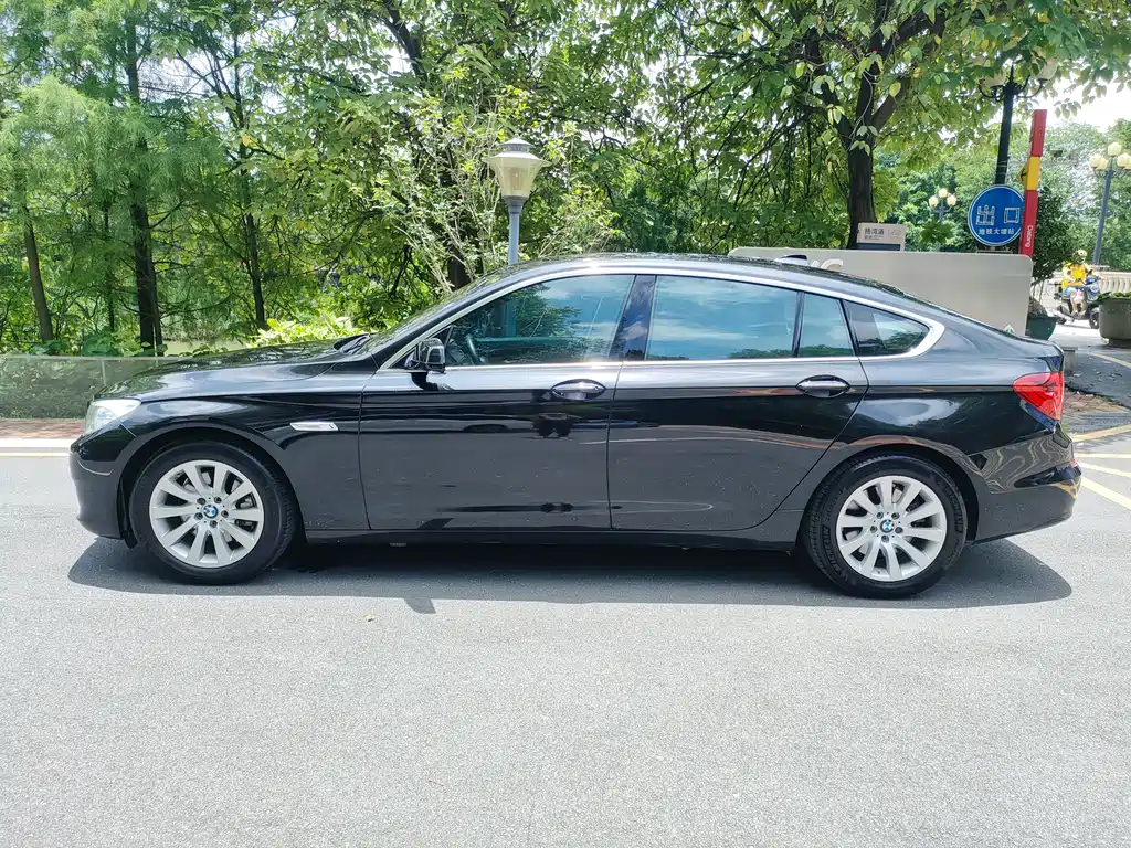 BMW 5 Series GT 5 GT 2010 535i Luxury