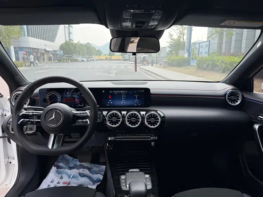 Mercedes-Benz A-Class — миниатюра 10