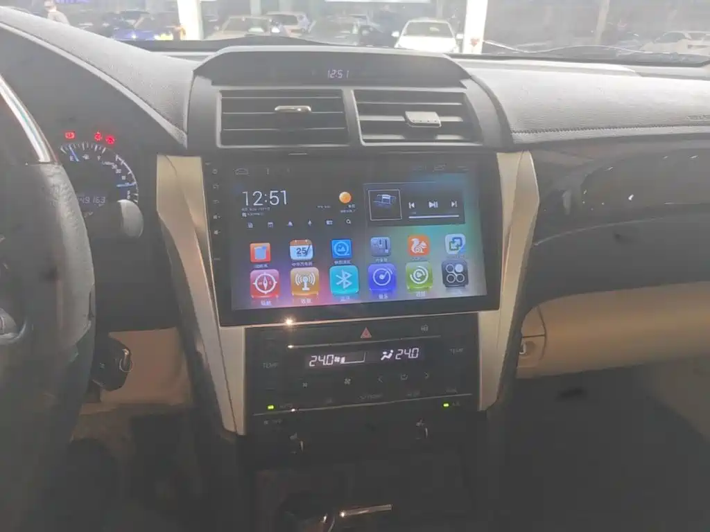 Toyota Camry — миниатюра 13
