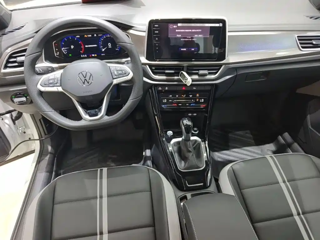Volkswagen T-Roc — миниатюра 10