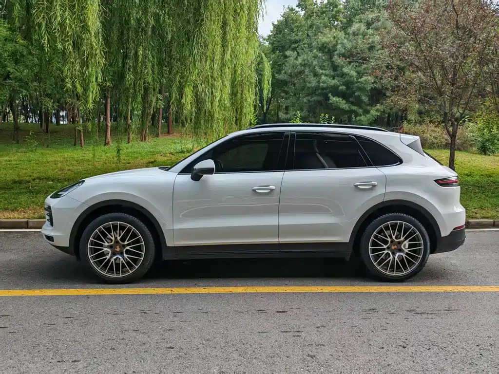 Porsche Cayenne — миниатюра 3