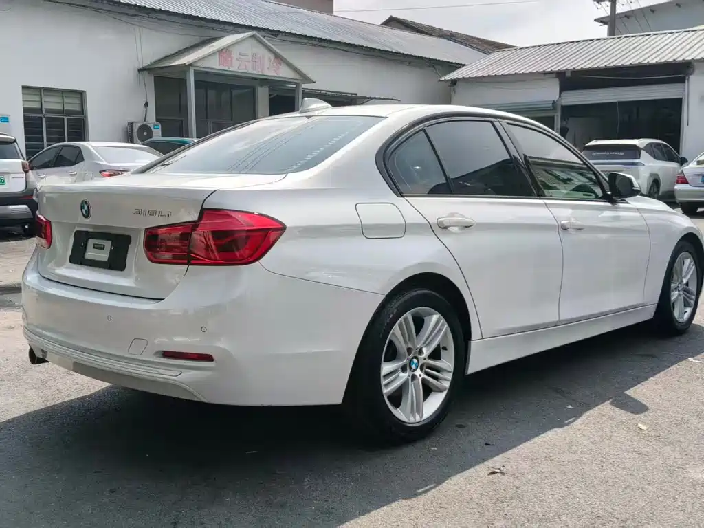 BMW 3 Series — миниатюра 9