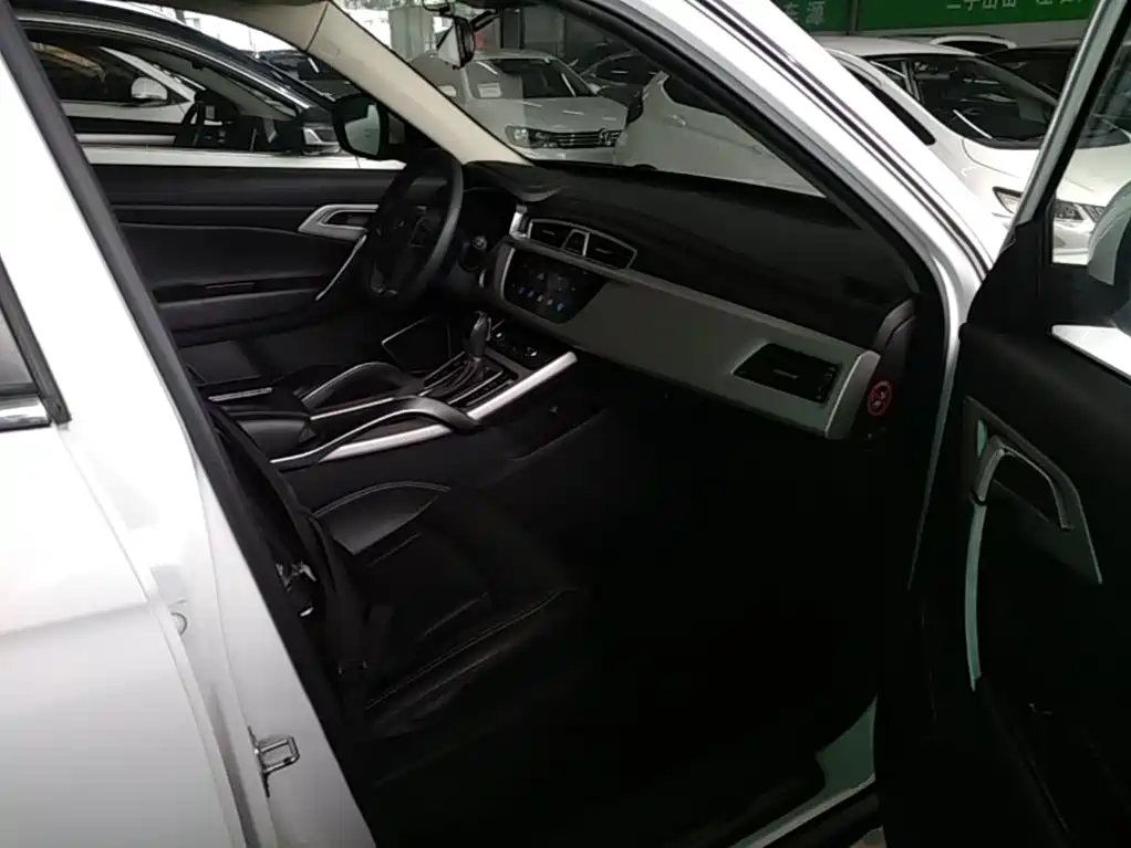 Geely Boyue — миниатюра 25