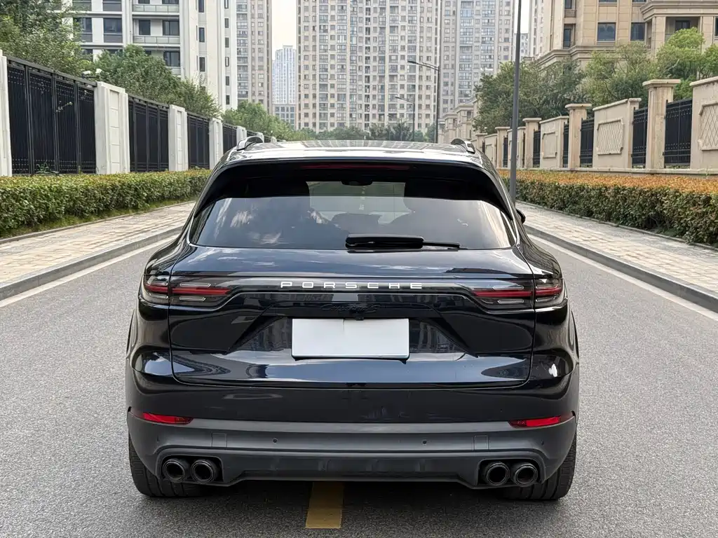 Porsche Cayenne — миниатюра 5