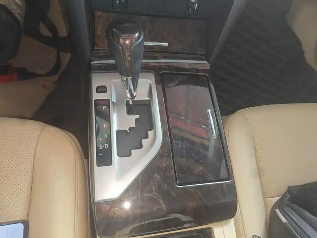 Toyota Camry — миниатюра 14