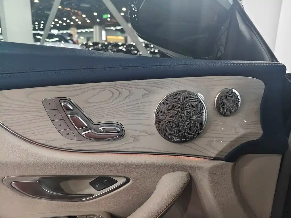 Mercedes-Benz E-Class (Import) — миниатюра 10