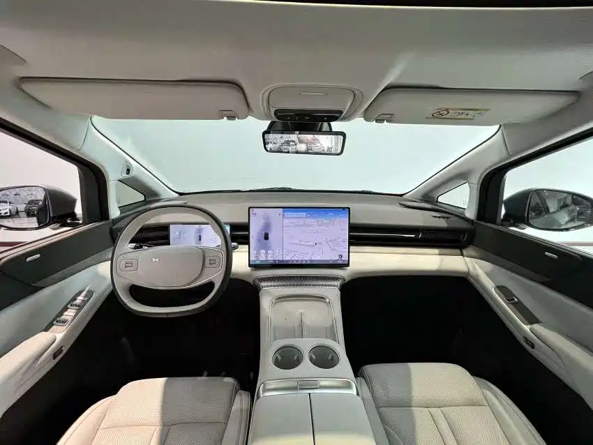 XPeng X9 — миниатюра 12