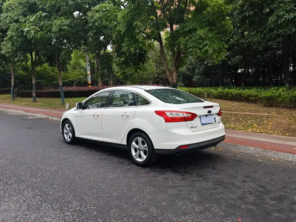 Ford Focus — миниатюра 10
