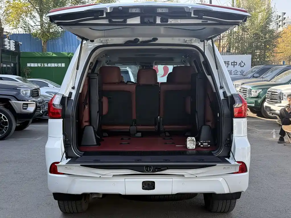 Lexus LX — миниатюра 15