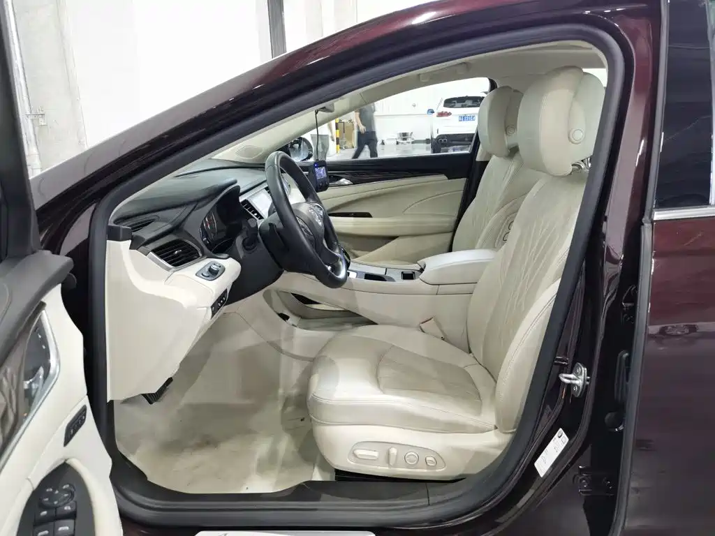 Buick LaCrosse 2021 Avenir