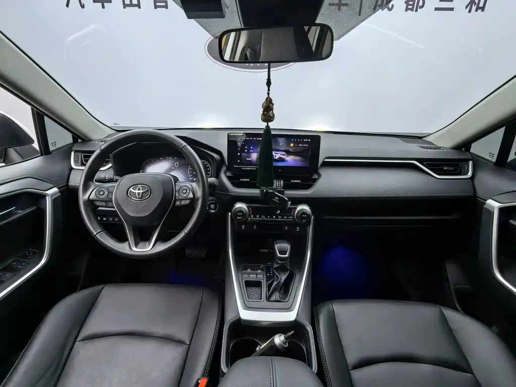 Toyota RAV4 — миниатюра 9