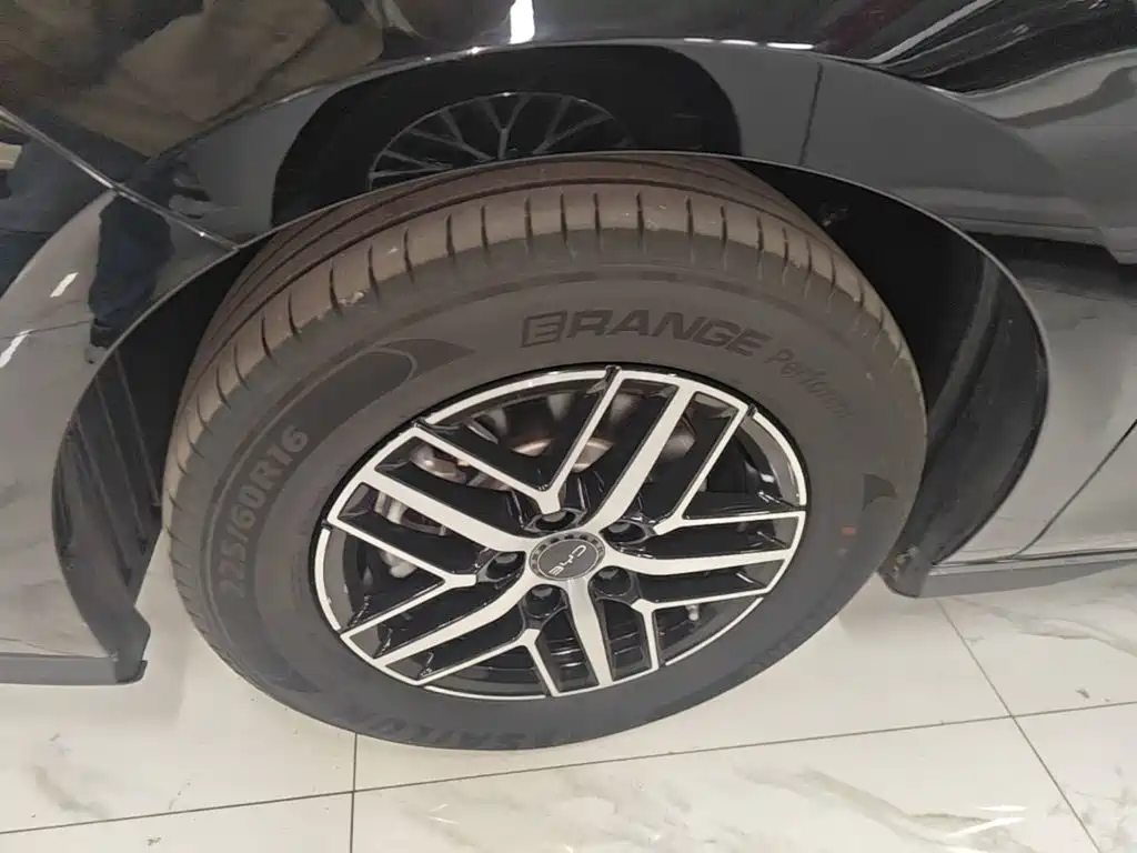 BYD Seal 05 DM-i — миниатюра 23