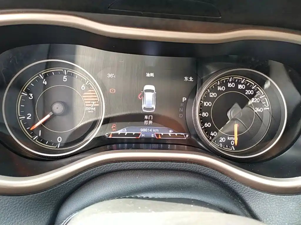 Jeep Cherokee — миниатюра 12