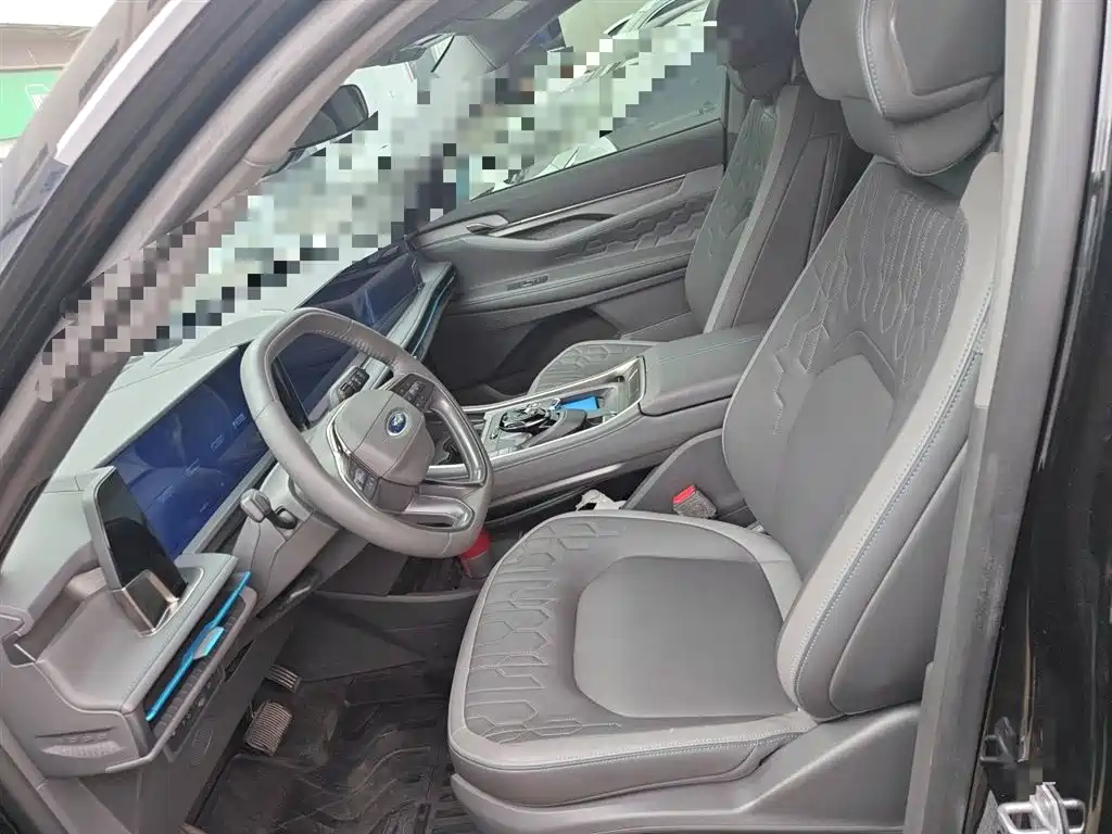 Ford Edge 2023 L 2.0T EcoBoost мест Luxury