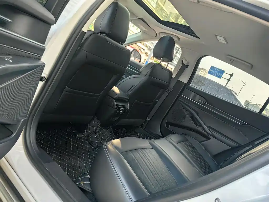 Ford Mondeo — миниатюра 6
