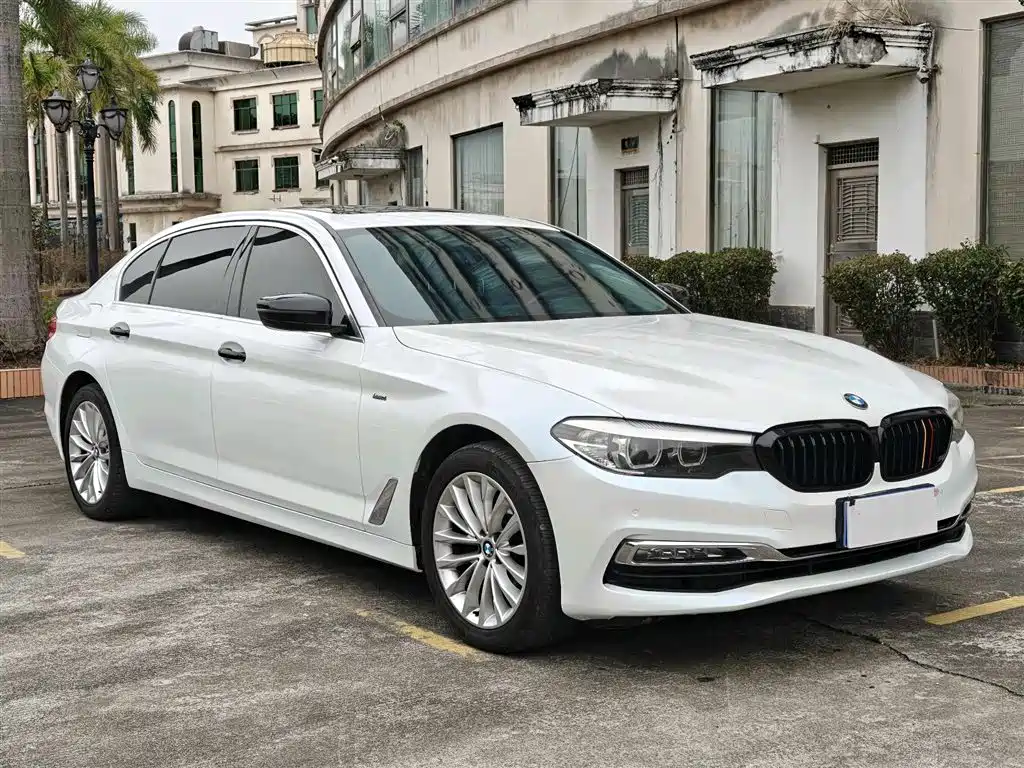 BMW 5 SERIES