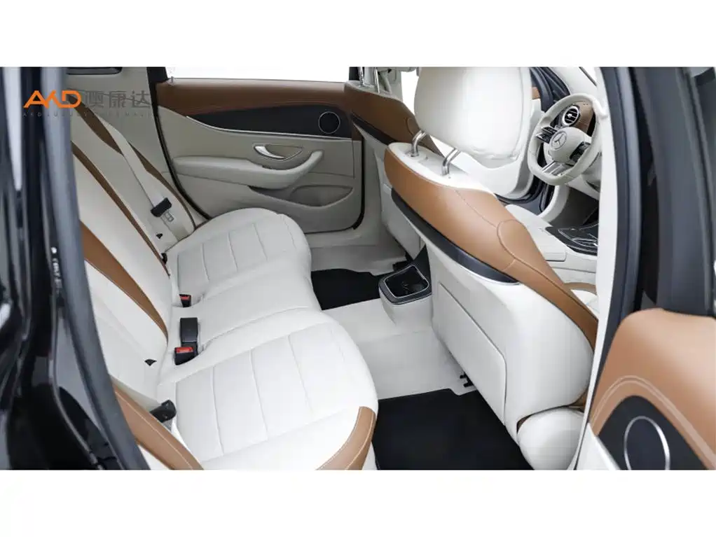 Mercedes-Benz E-Class — миниатюра 8