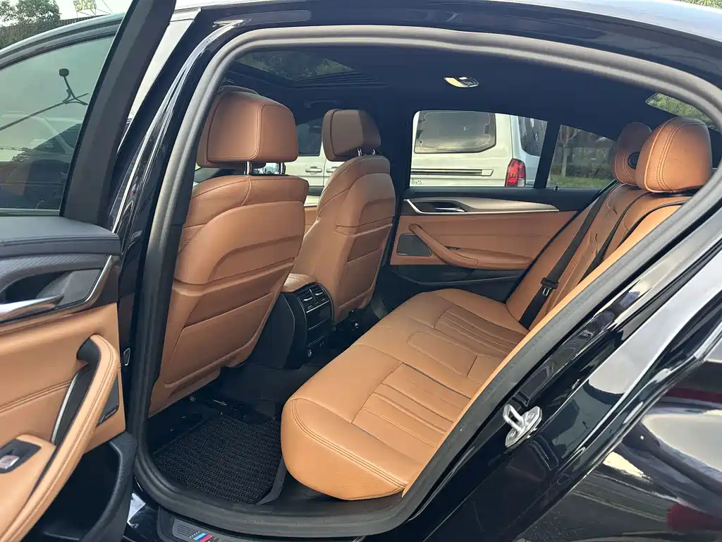 BMW 5 Series (Import) — миниатюра 6