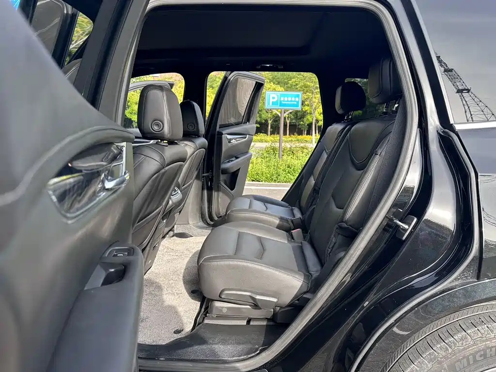 Cadillac XT6 — миниатюра 6