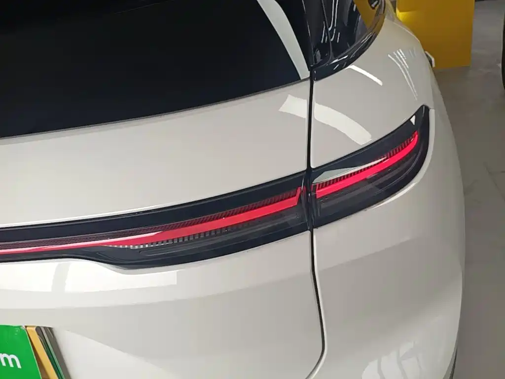 NIO ES6 — миниатюра 8