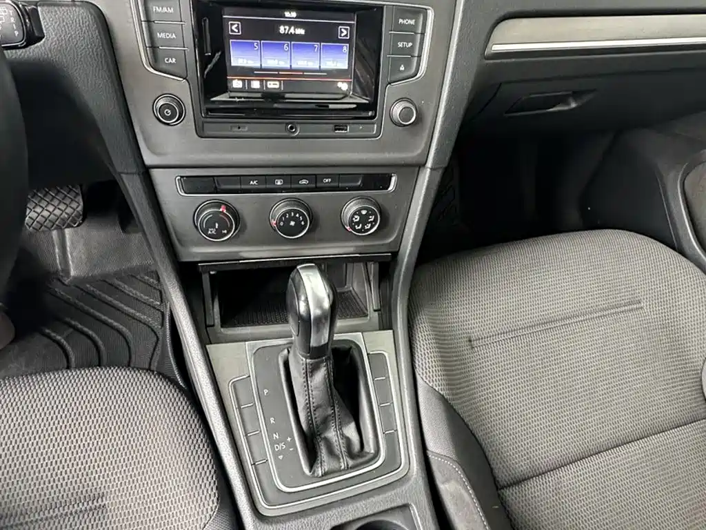 Volkswagen Golf — миниатюра 10