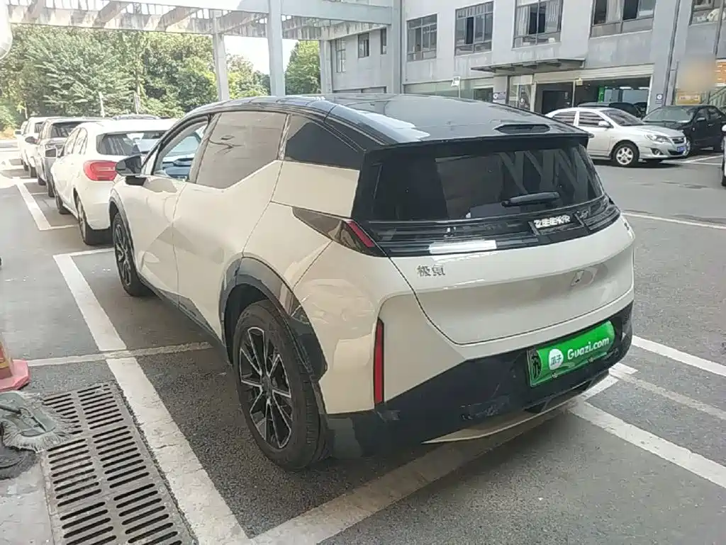Zeekr X — миниатюра 5