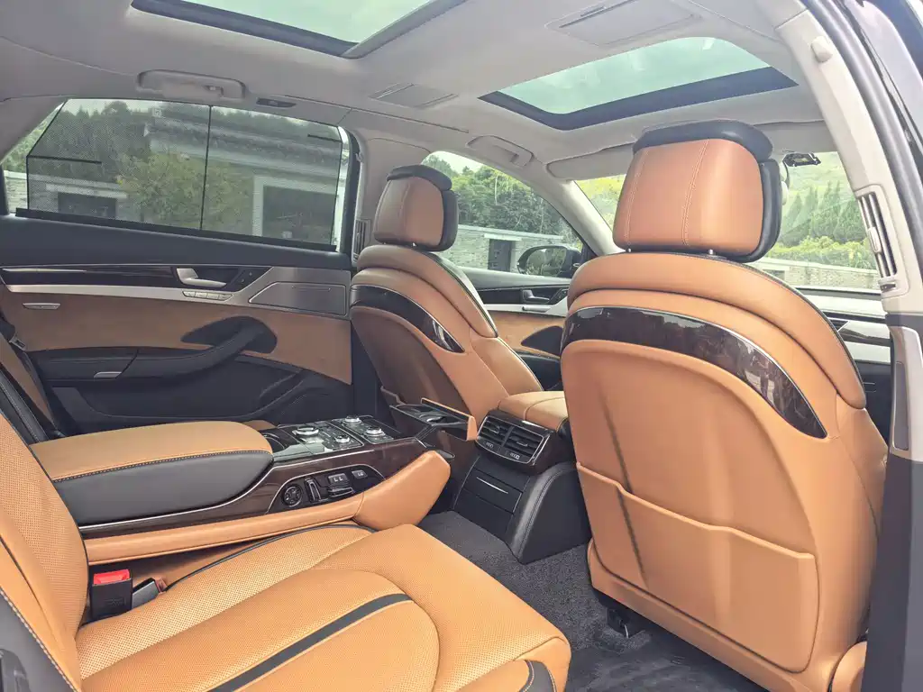 Audi A8 — миниатюра 10