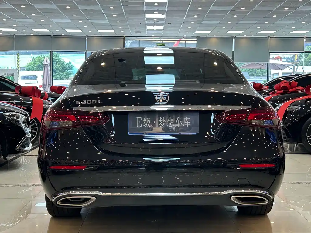 Mercedes-Benz E-Class — миниатюра 14