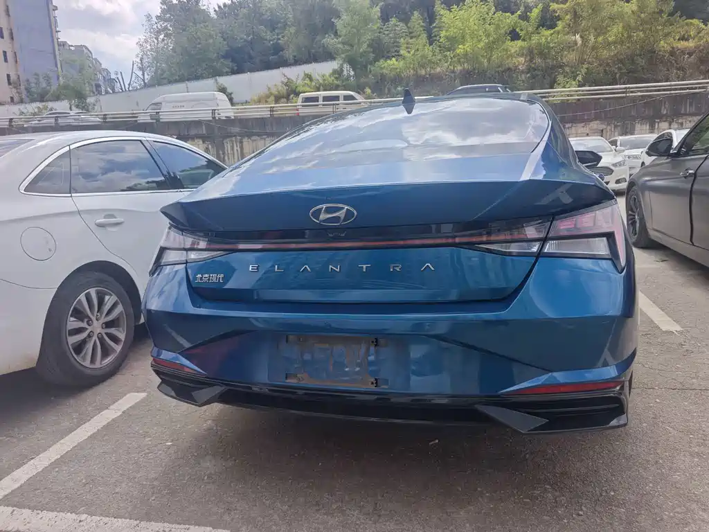 Hyundai Elantra — миниатюра 6