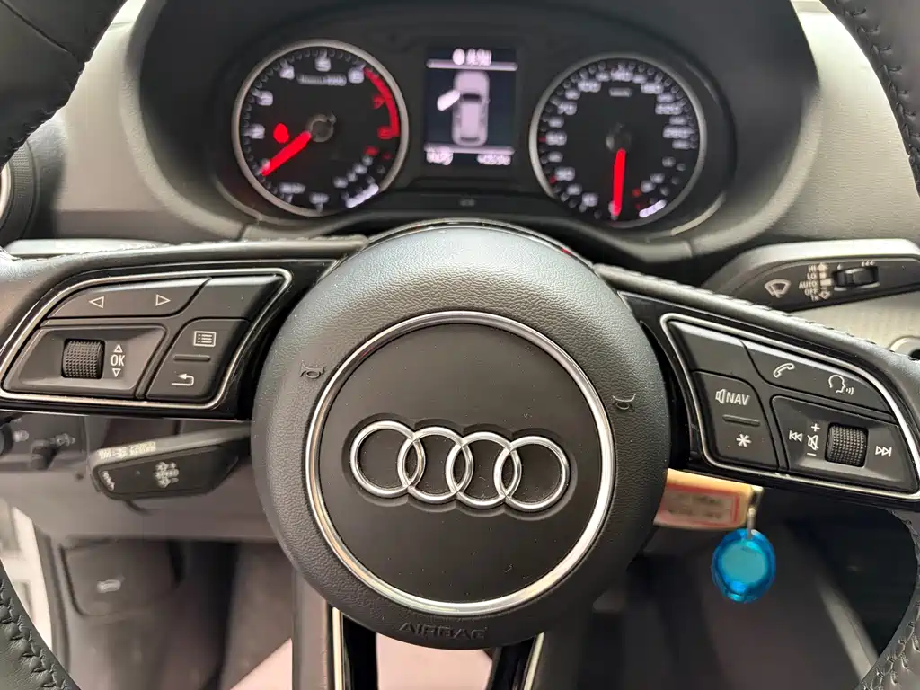 Audi Q2L 2021 35 TFSI Luxury