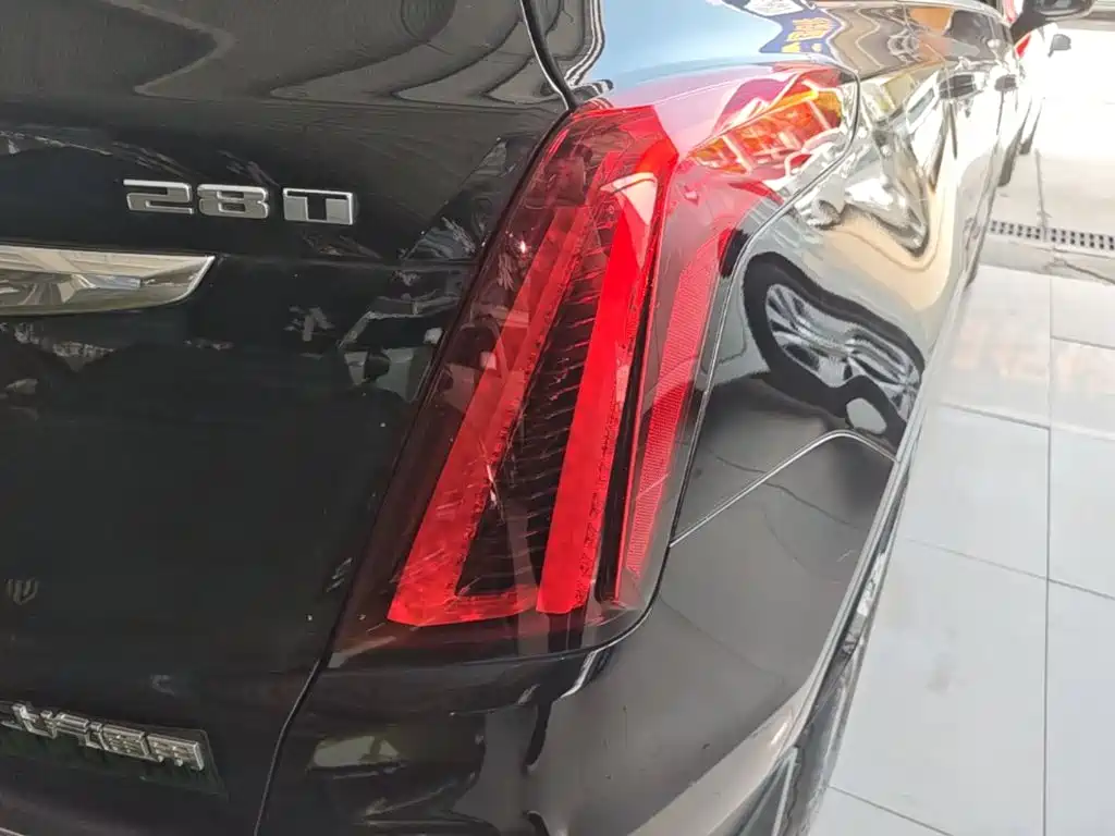 Cadillac XT5 — миниатюра 8