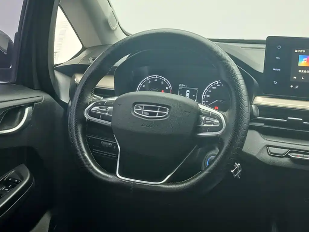 Geely Vision X3 — миниатюра 8