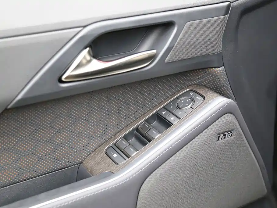 Lexus GX — миниатюра 11