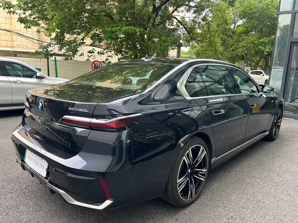 BMW i7 2023 eDrive50L Premium M Sport