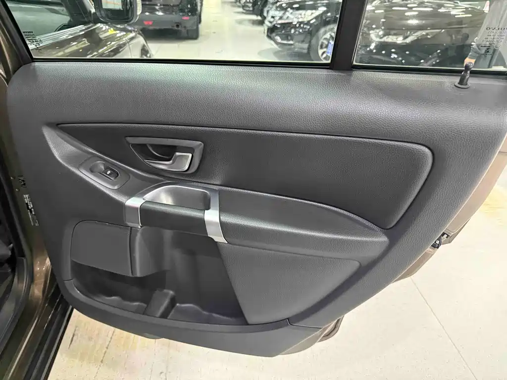 Volvo XC Classic — миниатюра 23
