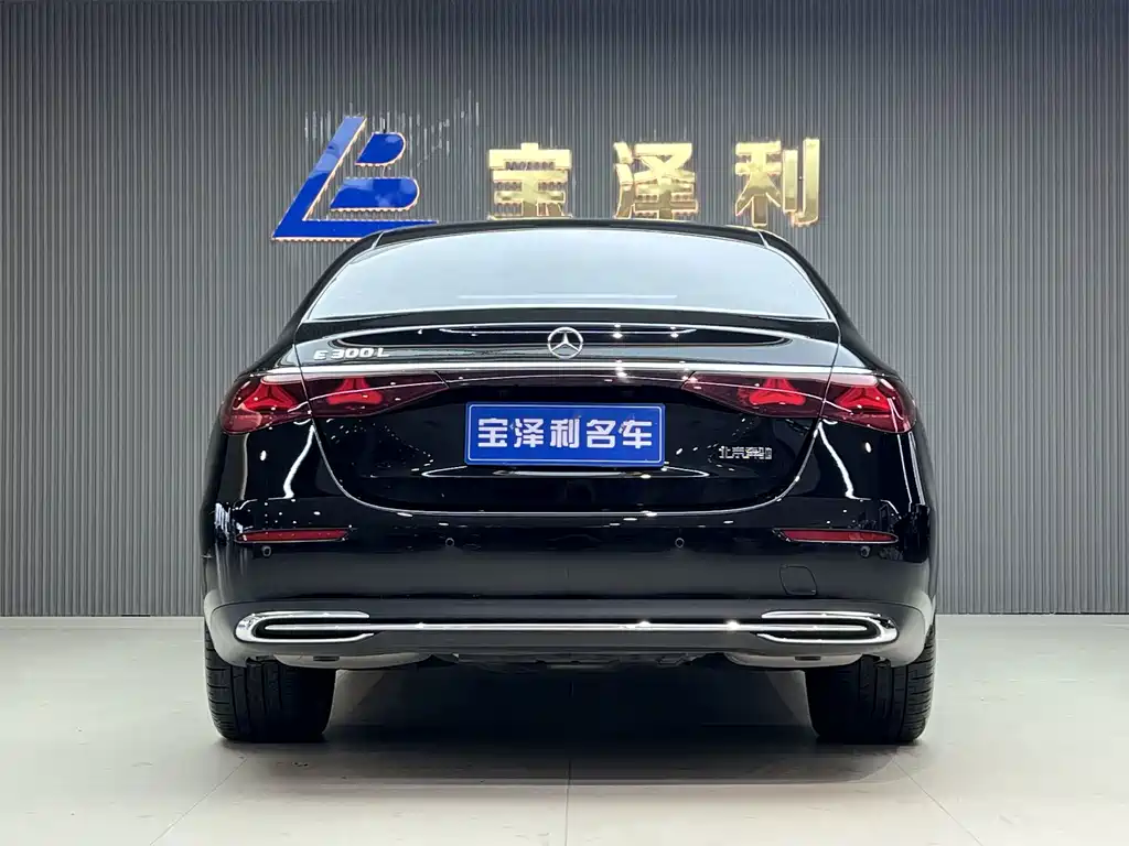Mercedes-Benz E-Class — миниатюра 2