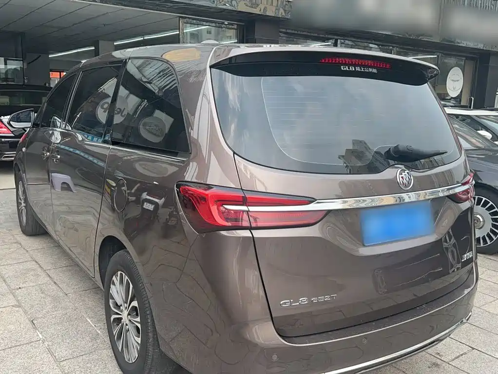 Buick GL8 — миниатюра 12