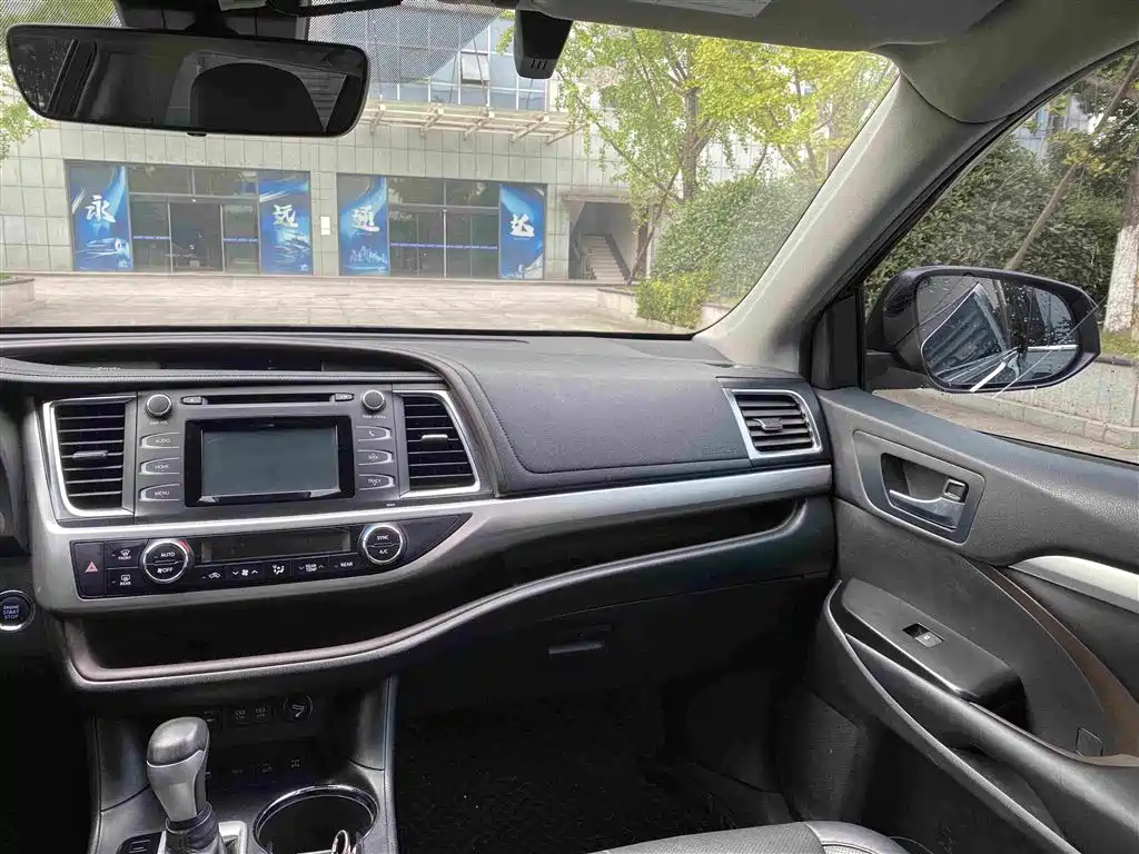 Toyota Highlander — миниатюра 16