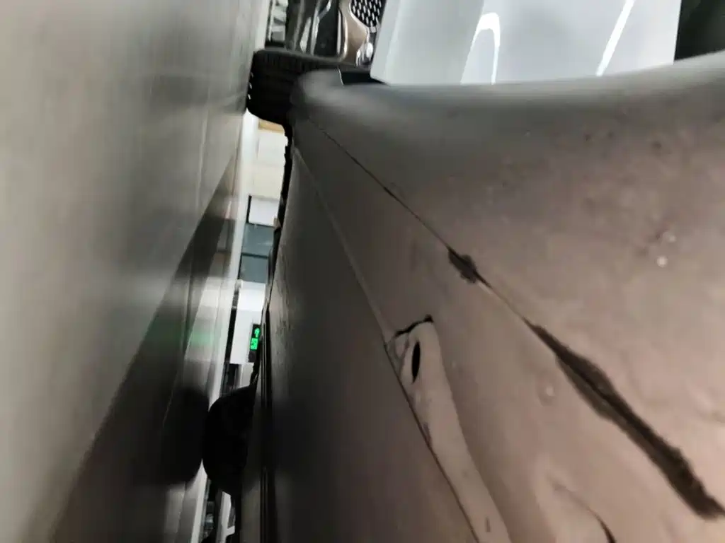 Tesla Model Y — миниатюра 21