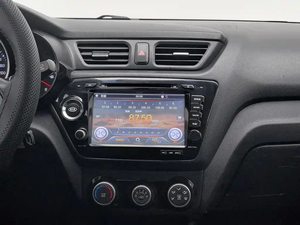 Kia K2 — миниатюра 12