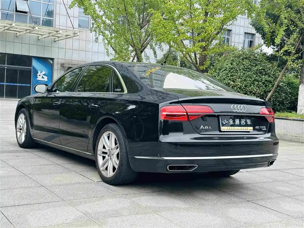 Audi A8 — миниатюра 7