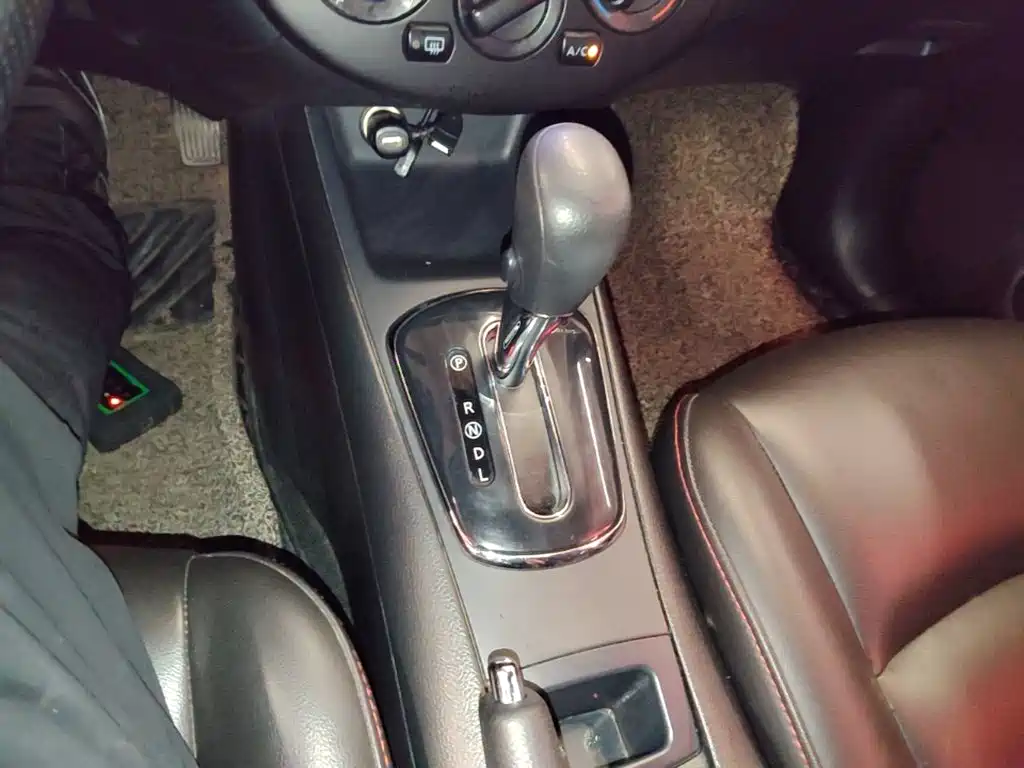 Nissan Tiida — миниатюра 14