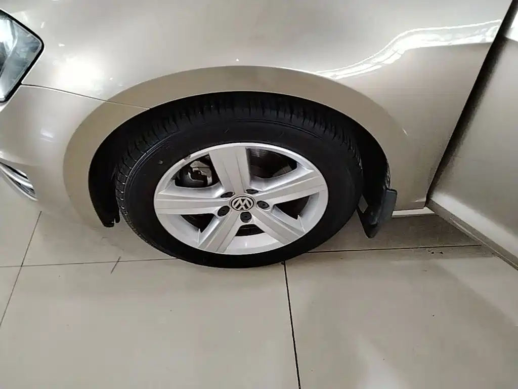 Volkswagen Golf — миниатюра 23